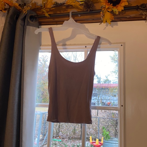 Stretchy tank - Picture 1 of 4